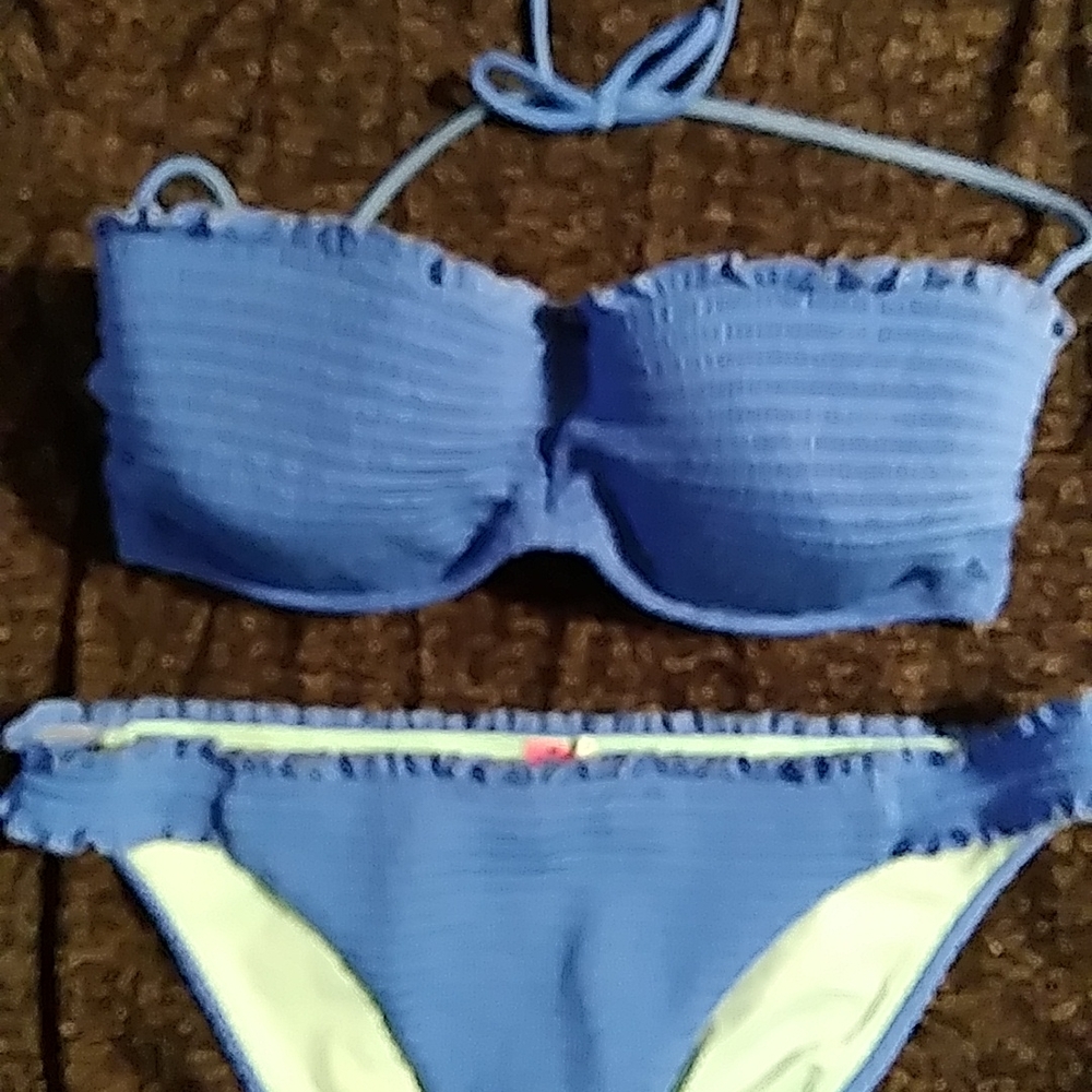 Blue Victoria secret bikini - Picture 2 of 4